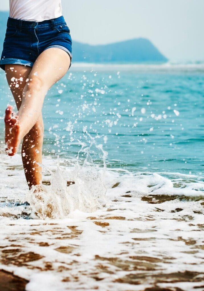 barefoot-beach-blur-296879 barefoot-beach-blur-296879